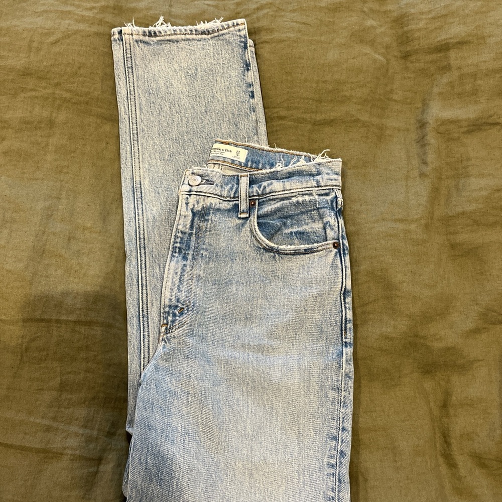 Abercrombie & Fitch 90’s STRAIGHT ULTRA HIGH RISE - Picture 5 of 5
